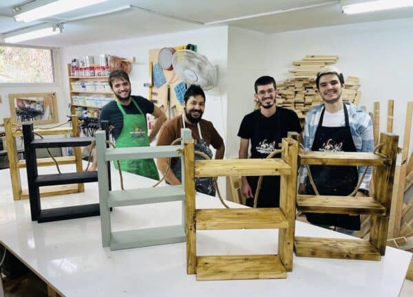 ⁦סדנת נגרות ליצירת מדפי עץ נתלים על חבל⁩ – תמונה ⁦6⁩