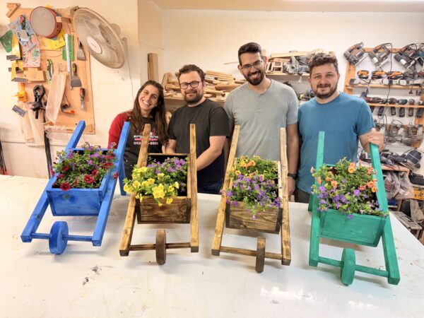 ⁦סדנת נגרות - סדנת אומנות ליצירת עציץ מריצה מעץ⁩ – תמונה ⁦2⁩