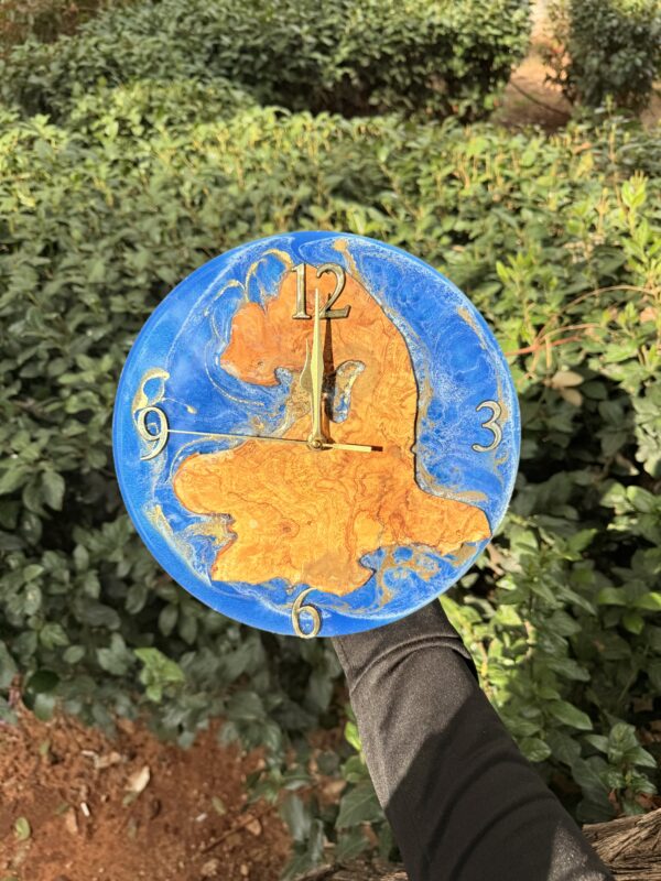 ⁦סדנת אפוקסי - ליצירת שעון קיר⁩ – תמונה ⁦2⁩