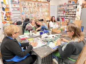 חוג פיסול בעיסת נייר