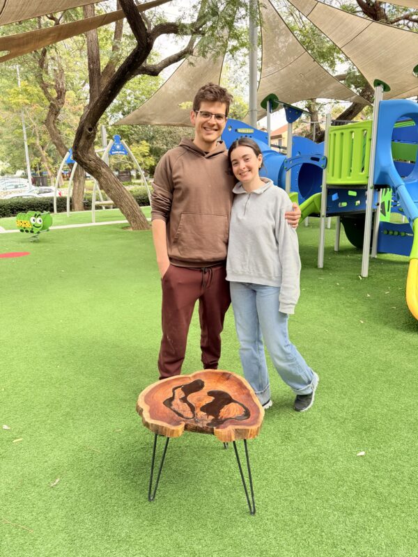 ⁦סדנת אפוקסי - ליצירת שולחן סיסם הודי בשילוב אפוקסי⁩ – תמונה ⁦7⁩