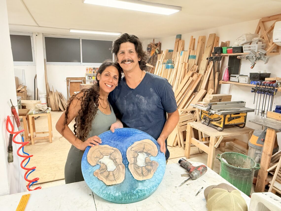 סדנת אפוקסי - ליצירת שעון קיר גדול בשילוב עץ זית 4 סדנת אפוקסי - ליצירת שעון קיר גדול בשילוב עץ זית – תמונה 4