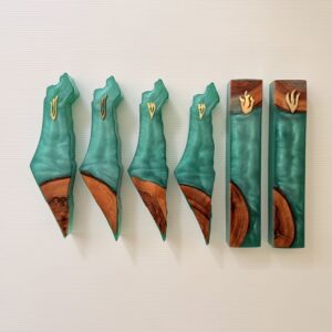 מזוזה עץ אפוקסי טורקיז