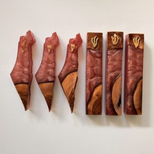 מזוזה עץ אפוקסי חום בהיר